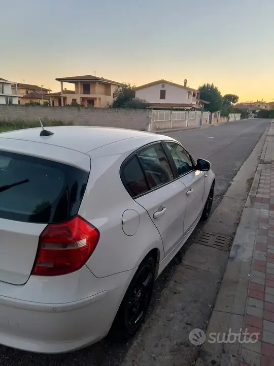 BMW 1 Series 2009 photo 3