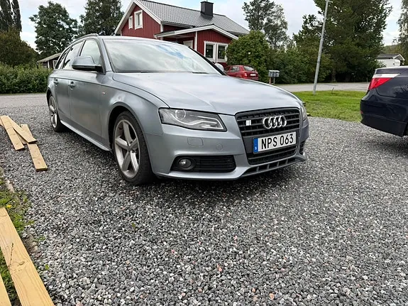 Audi A4 2009 photo 2