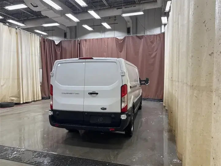 Ford Transit 2025 photo 5