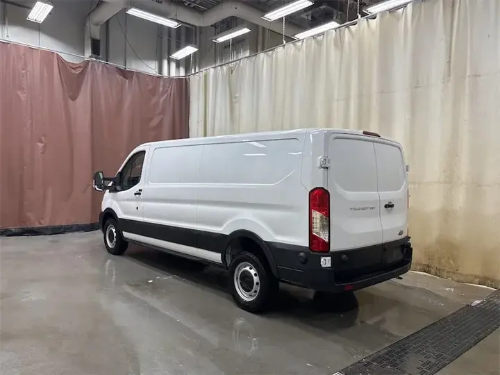 Ford Transit 2025 photo 2