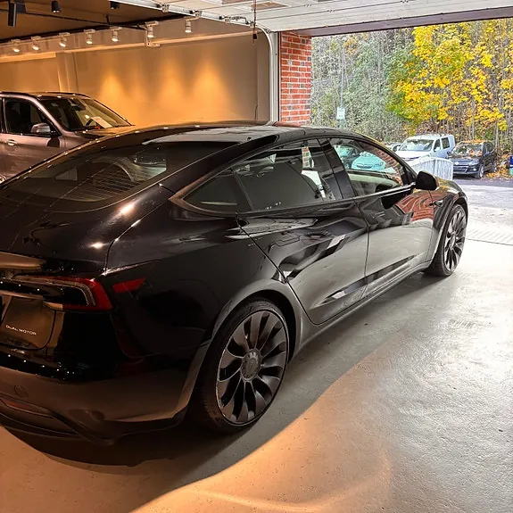 Tesla Model 3 2024 photo 3