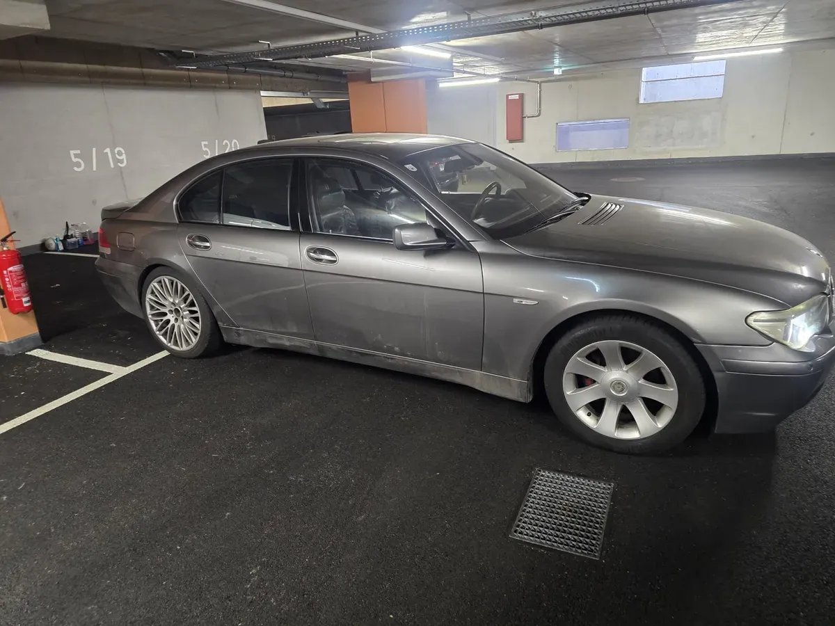 BMW 7 Series 2004 photo 3
