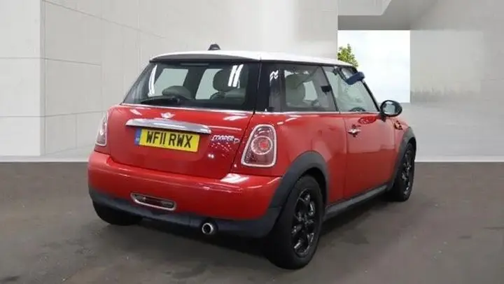 Mini Hatch 2011 photo 4