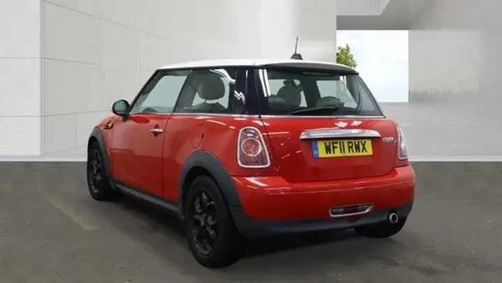 Mini Hatch 2011 photo 3