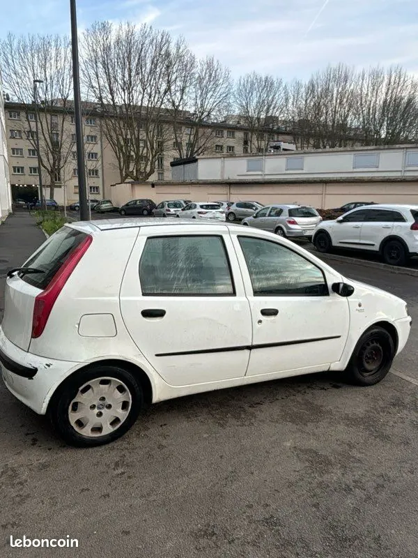 Fiat Punto 2003 photo 2