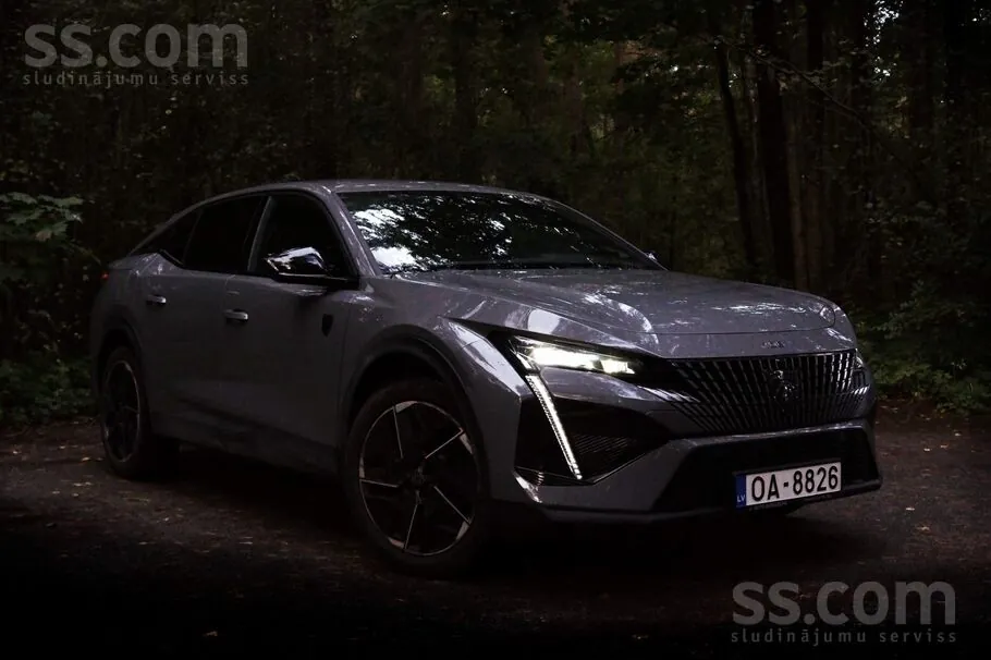 Peugeot 408