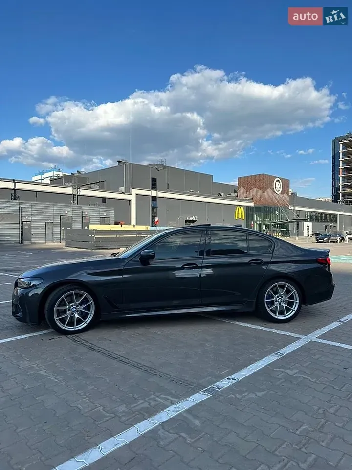 BMW 5 Series 2018 photo 4