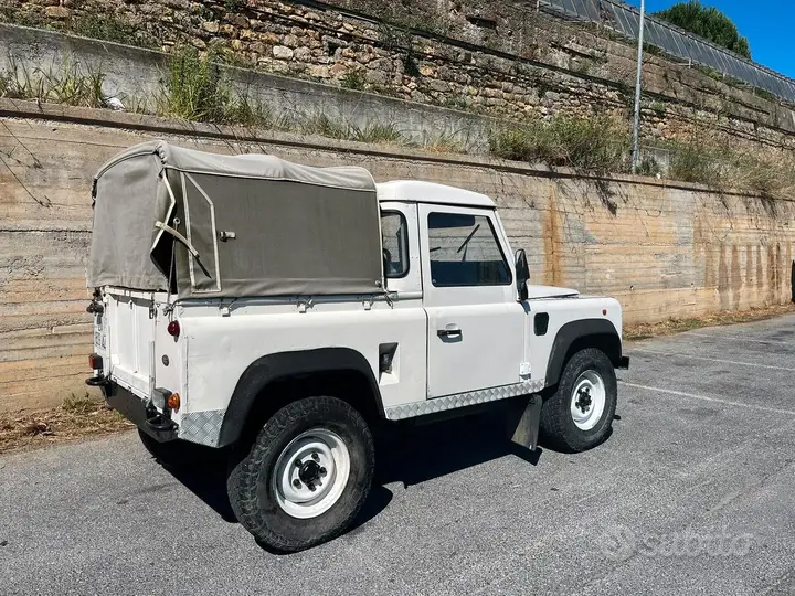 Land Rover Defender 1998 photo 2