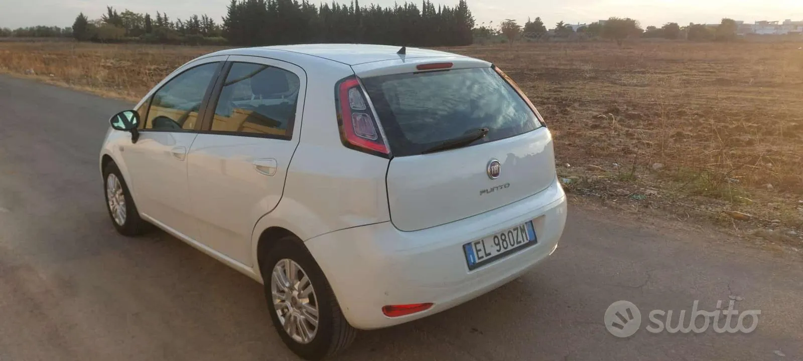 Fiat Punto 2012 photo 3