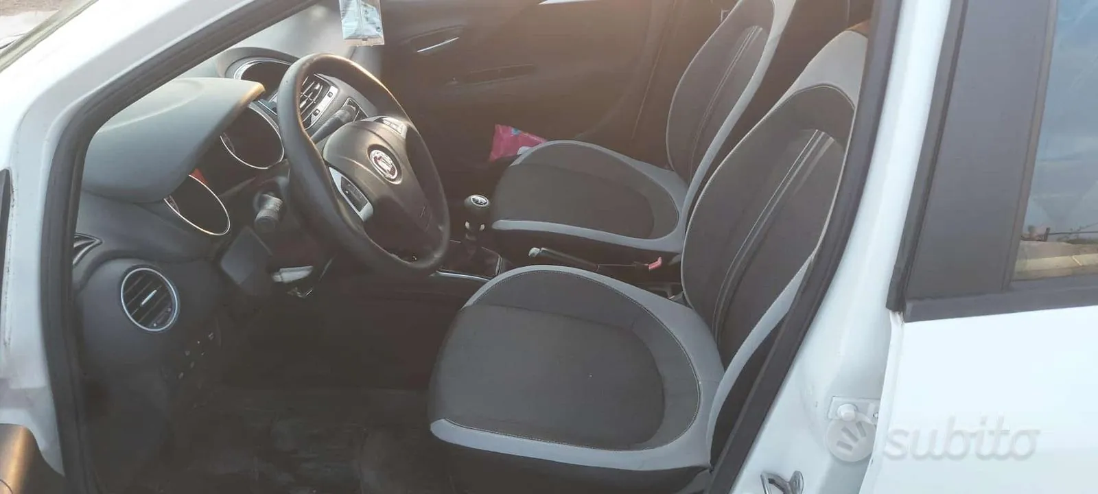 Fiat Punto 2012 photo 2