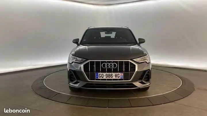 Audi Q3 2023 photo 2