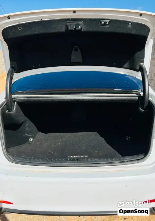 Genesis G80 2015 photo 4