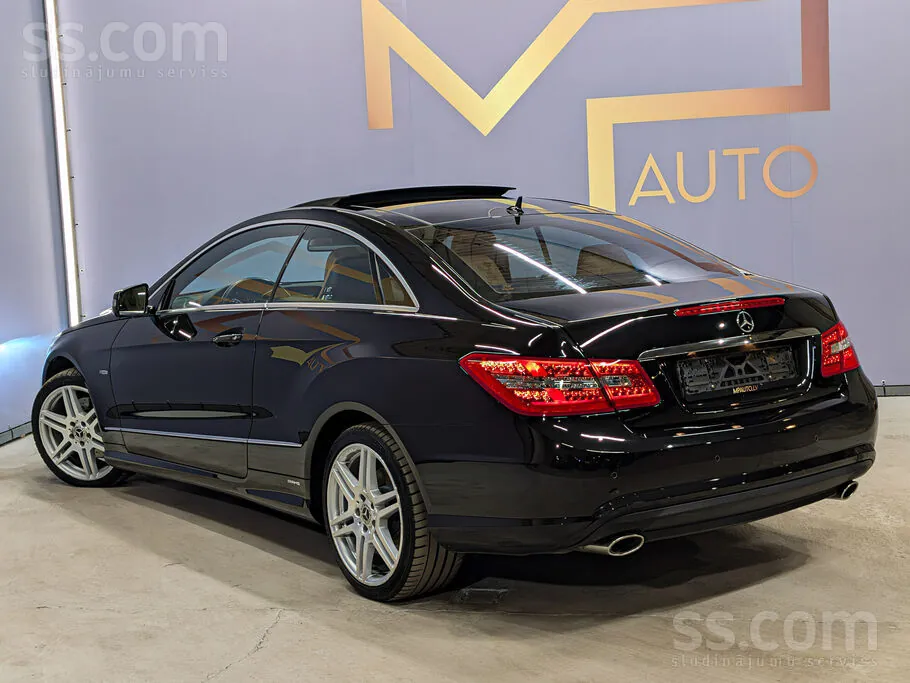 Mercedes-Benz E350 Coupe 2010 photo 2