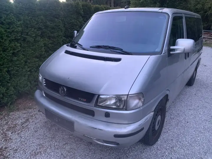 Volkswagen Caravelle 2002 photo 3