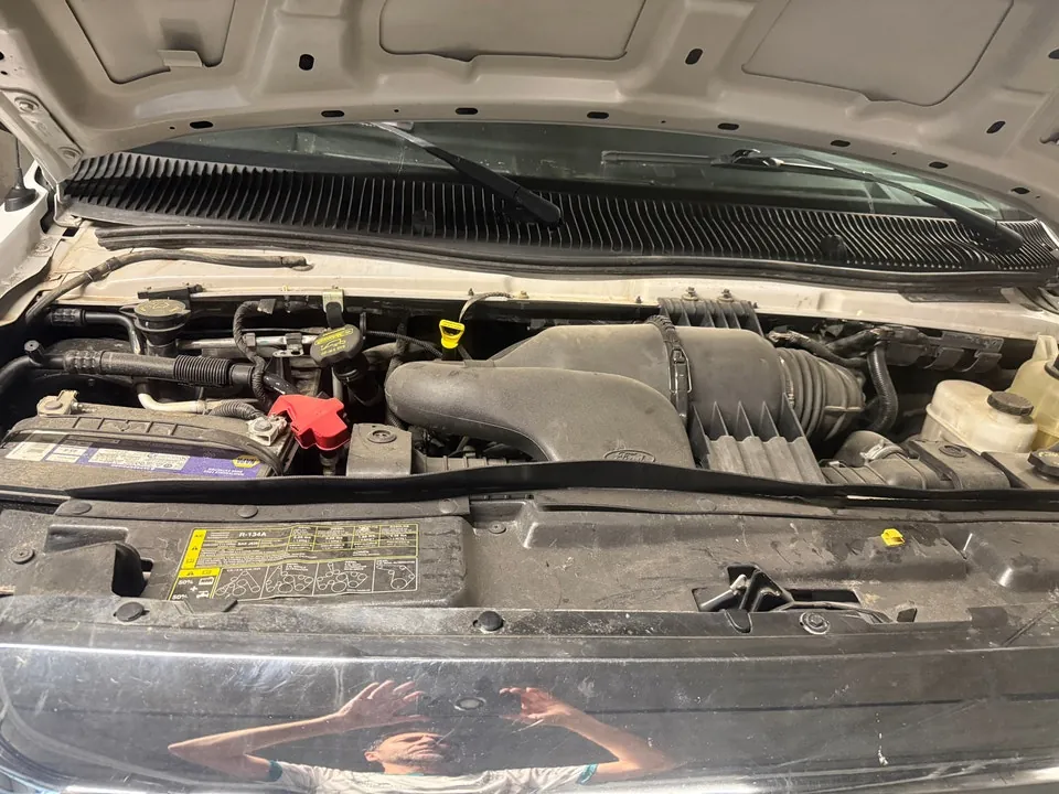 Ford E-350 2010 photo 5