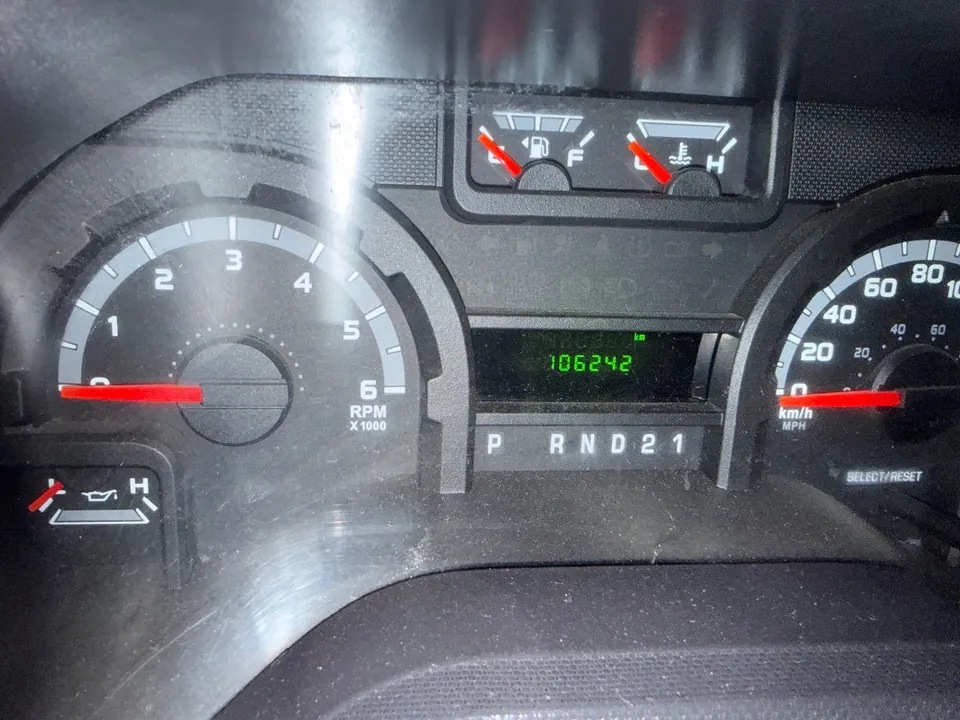 Ford E-350 2010 photo 3