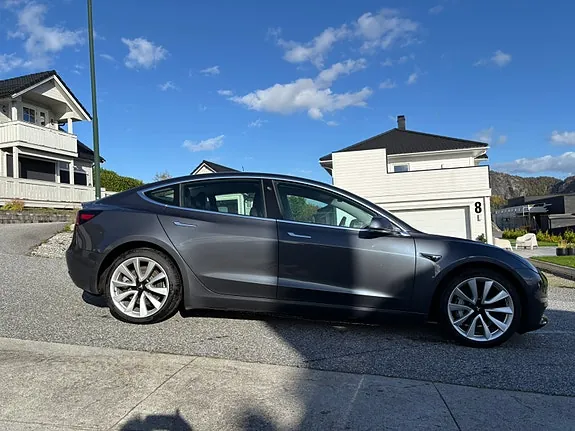 Tesla Model 3 2019 photo 3