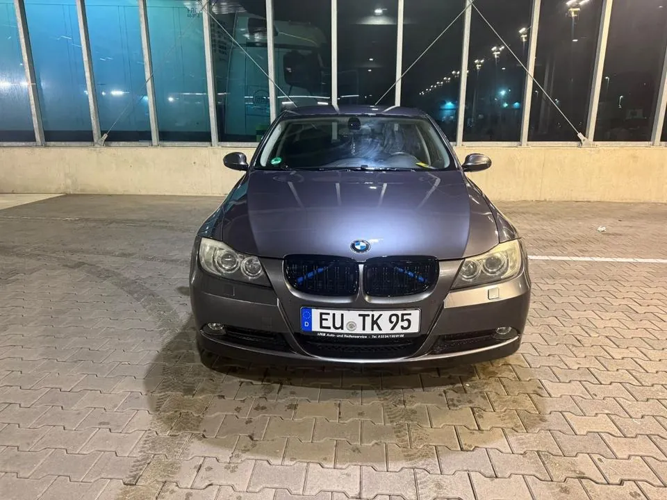 BMW E90