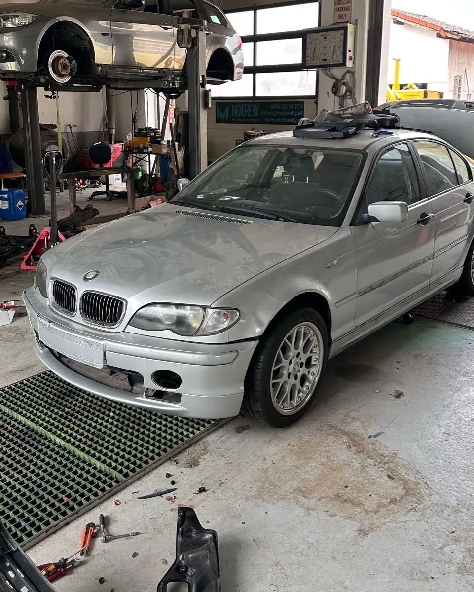 BMW 3 Series 2002 photo 2