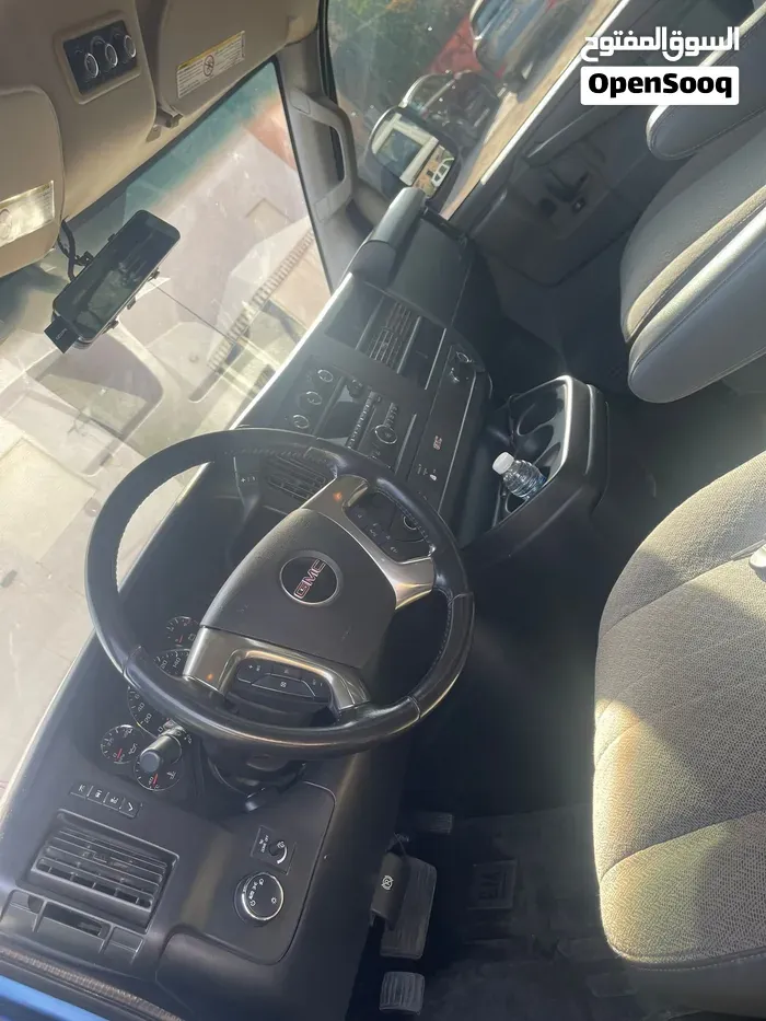 GMC Savana 2019 photo 2