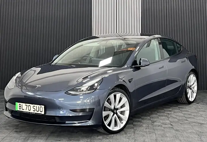 Tesla Model 3 2020 photo 2