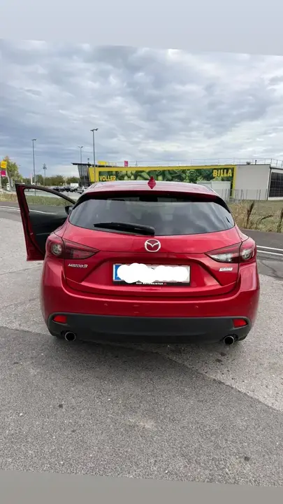 Mazda Mazda3 2015 photo 2