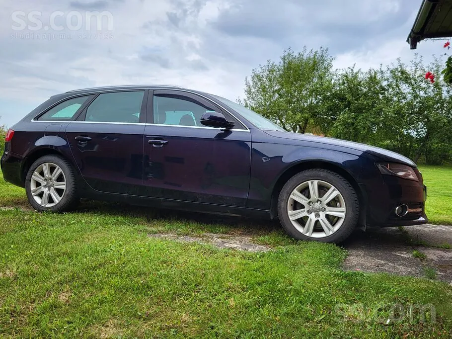 Audi A4 2010 photo 3