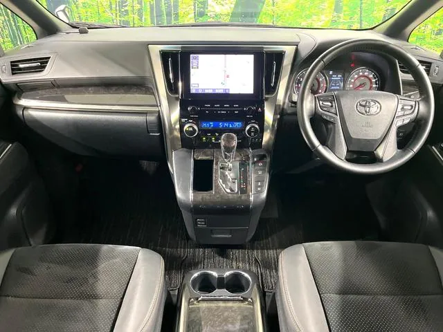 Toyota Alfaard 2.5S Type Gold Ii 2022 photo 2