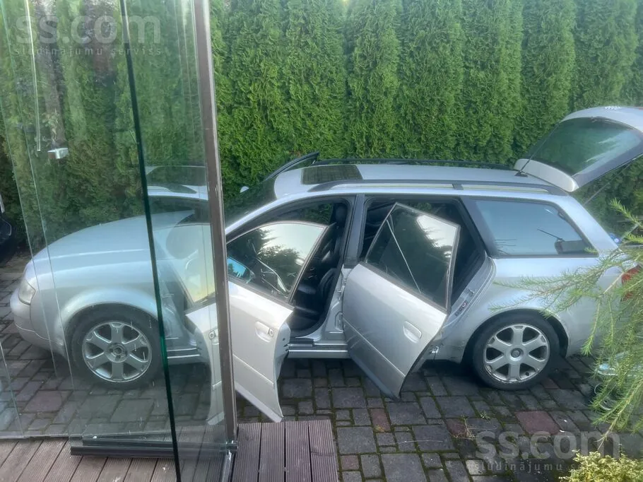 Audi S6 2000 photo 4