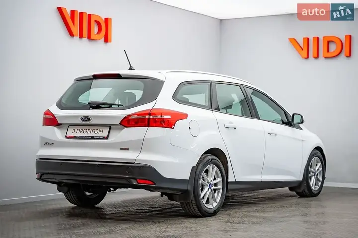 Ford Focus 2017 photo 2