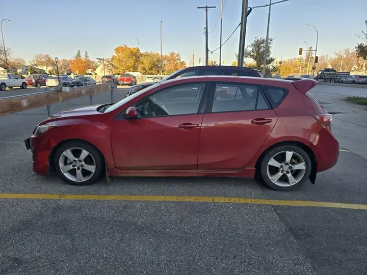 Mazda Mazda3 2012 photo 3