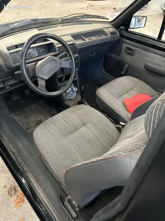 Peugeot 205 1987 photo 2