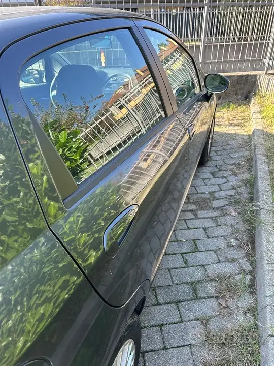 Fiat Punto 2011 photo 4