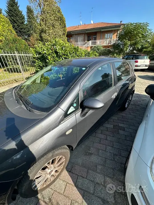 Fiat Punto 2011 photo 3