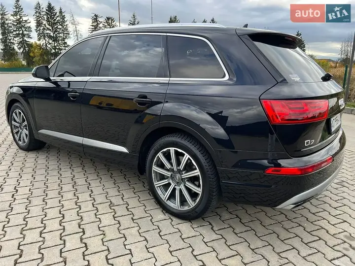 Audi Q7 2017 photo 5