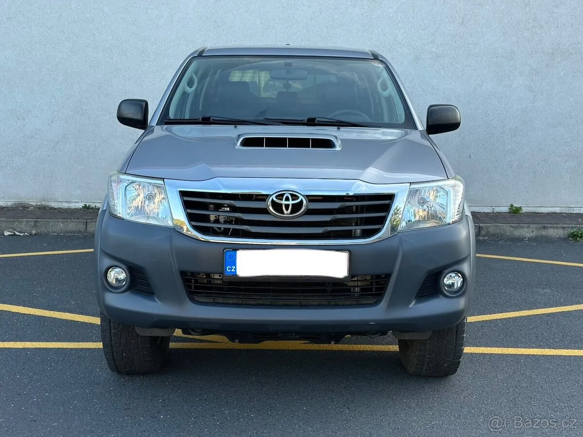 Toyota Hilux 2015 photo 2