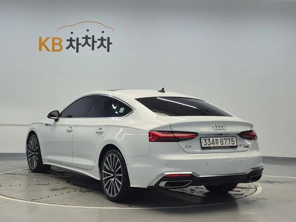 Audi A5 2023 photo 2