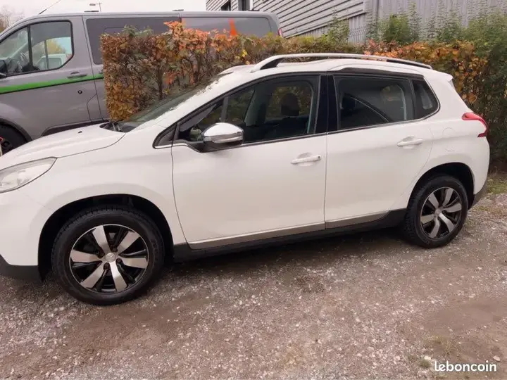 Peugeot 2008 2014 photo 2