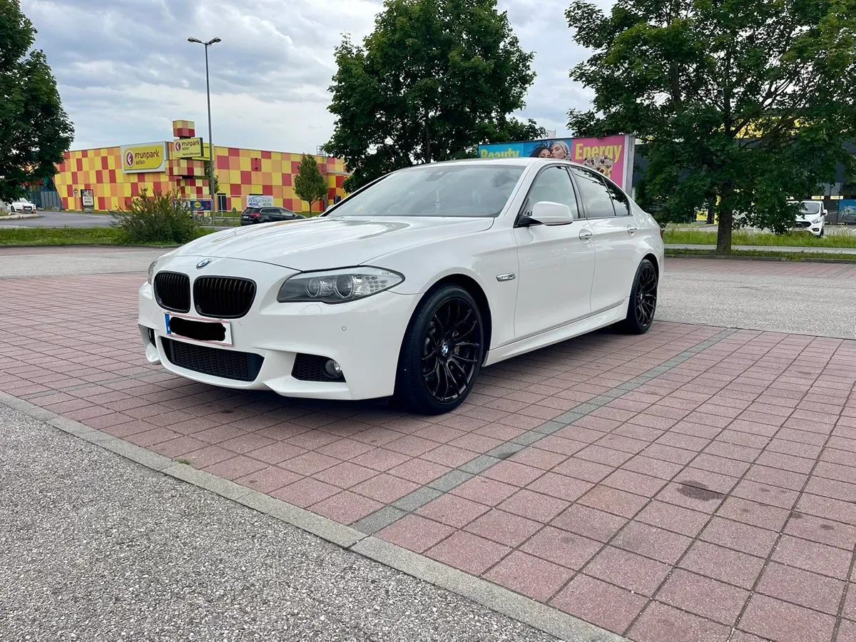 BMW 5 Series 2013 photo 2