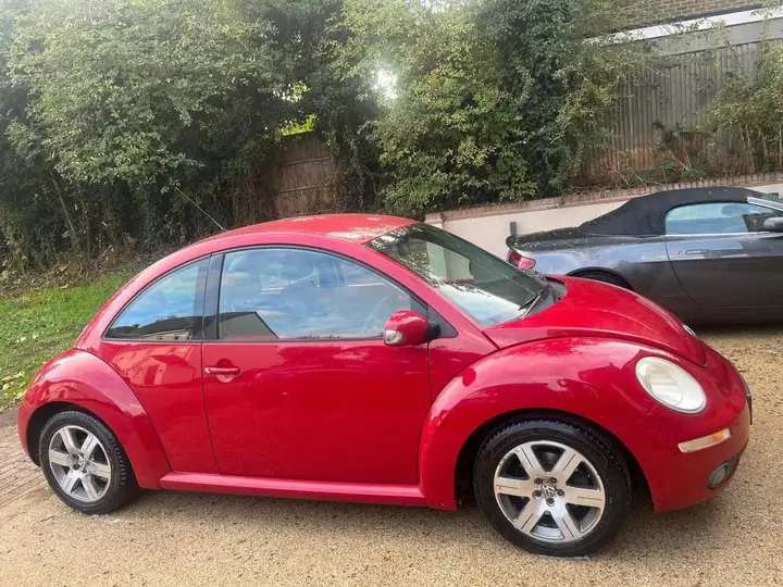 Volkswagen Beetle 2011 photo 4