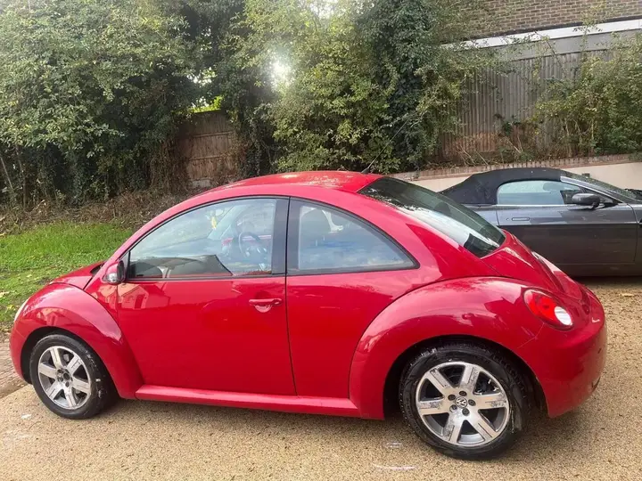 Volkswagen Beetle 2011 photo 5