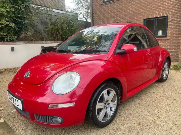 Volkswagen Beetle 2011 photo 2