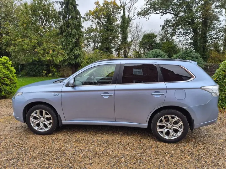 Mitsubishi Outlander 2015 photo 3