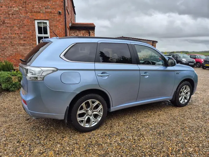 Mitsubishi Outlander 2015 photo 5