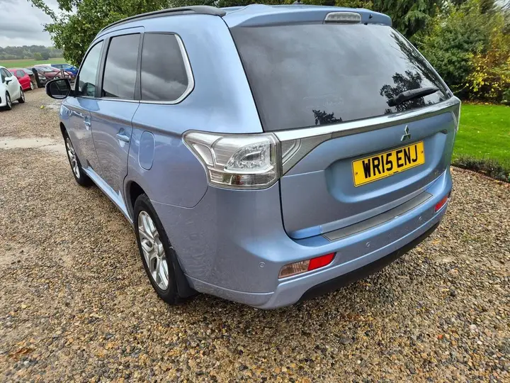 Mitsubishi Outlander 2015 photo 4