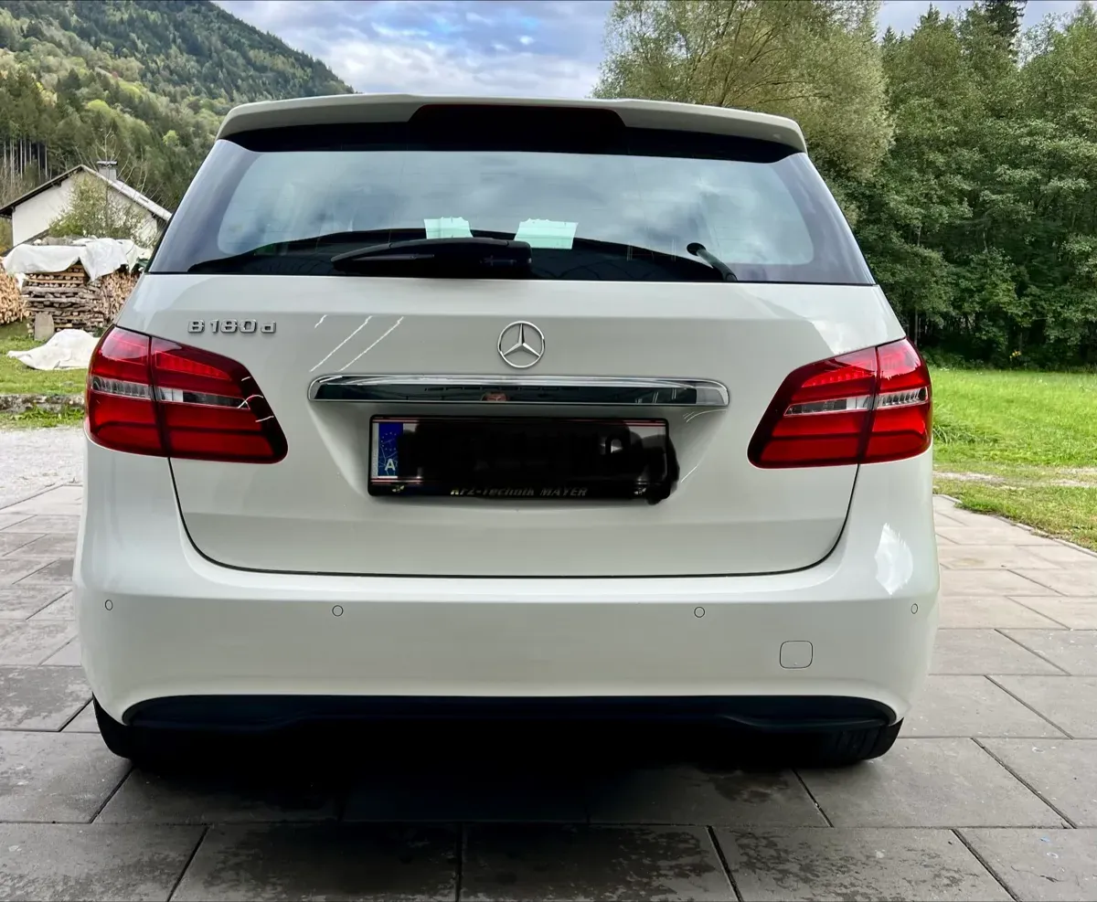 Mercedes-Benz B-Class 2017 photo 3