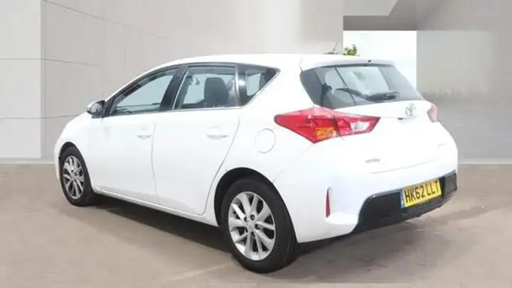 Toyota Auris 2013 photo 4