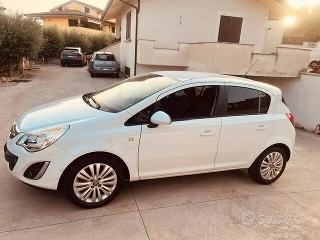 Opel Corsa 2012 photo 2