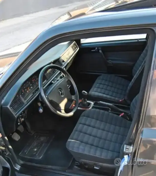 Mercedes-Benz 190 1992 photo 3