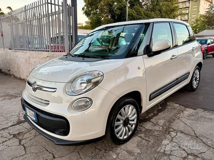Fiat 500L 2013 photo 2